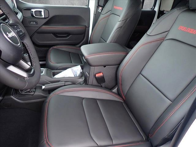 new 2025 Jeep Gladiator car, priced at $59,074