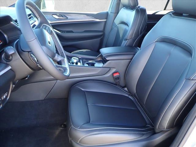 new 2025 Jeep Grand Cherokee car, priced at $52,284