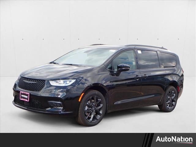 new 2026 Chrysler Pacifica car, priced at $59,779