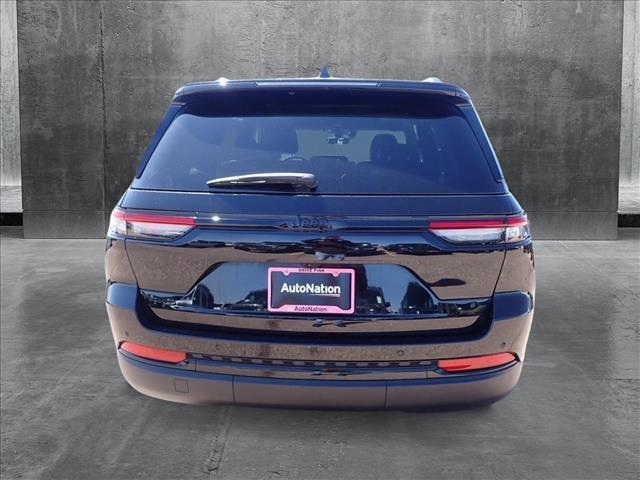 new 2025 Jeep Grand Cherokee car, priced at $43,682