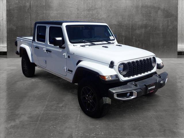 new 2024 Jeep Gladiator car, priced at $41,651