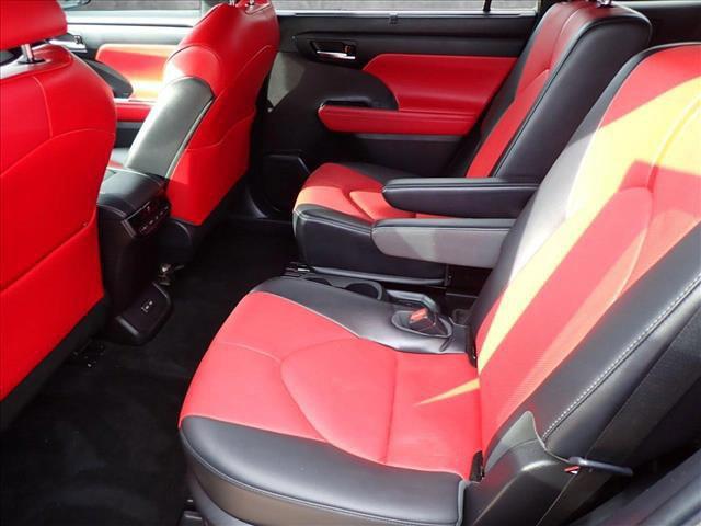 used 2022 Toyota Highlander car, priced at $36,580