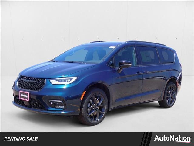 new 2025 Chrysler Pacifica car, priced at $57,134
