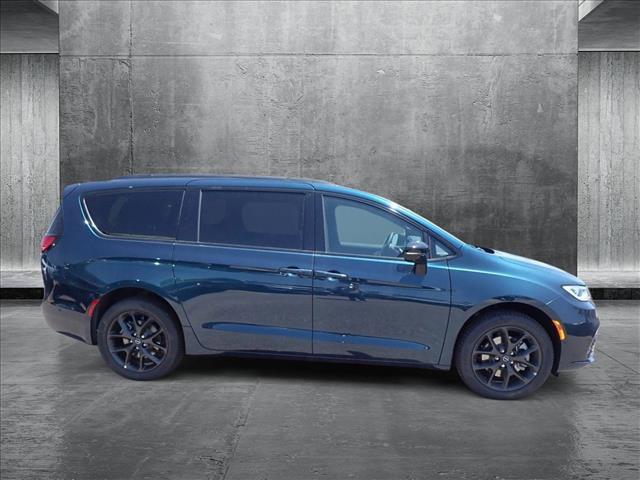 new 2025 Chrysler Pacifica car, priced at $57,134