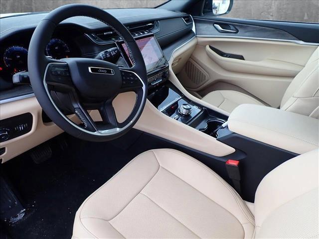 new 2025 Jeep Grand Cherokee car, priced at $53,914