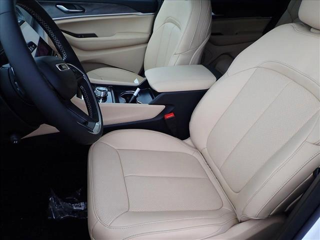 new 2025 Jeep Grand Cherokee car, priced at $53,914