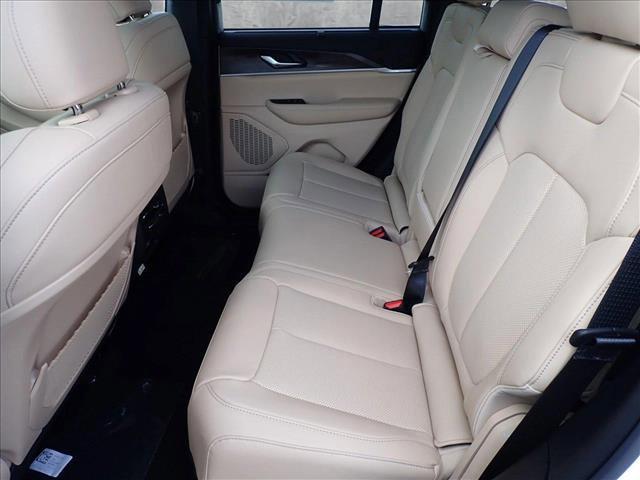 new 2025 Jeep Grand Cherokee car, priced at $53,914