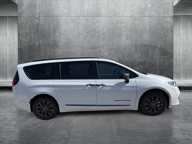 new 2024 Chrysler Pacifica Hybrid car, priced at $54,799