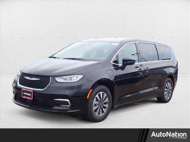new 2025 Chrysler Pacifica Hybrid car, priced at $52,629