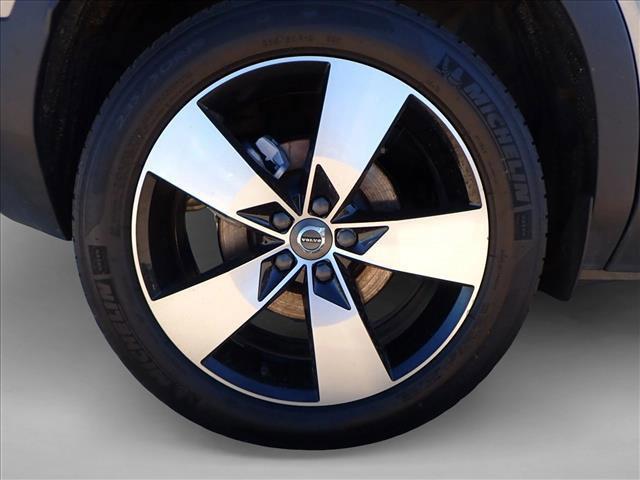 used 2022 Volvo XC40 car, priced at $25,399