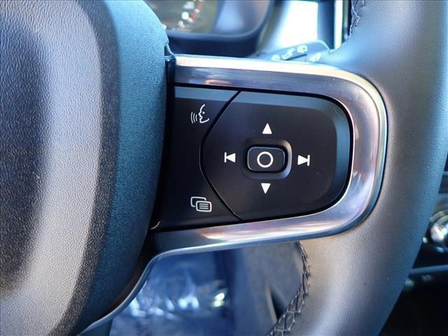 used 2022 Volvo XC40 car, priced at $25,399