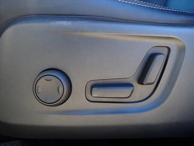 used 2022 Volvo XC40 car, priced at $25,399