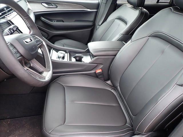new 2025 Jeep Grand Cherokee car, priced at $52,334