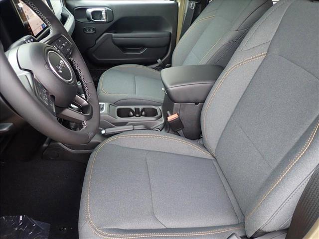 new 2025 Jeep Gladiator car, priced at $49,129