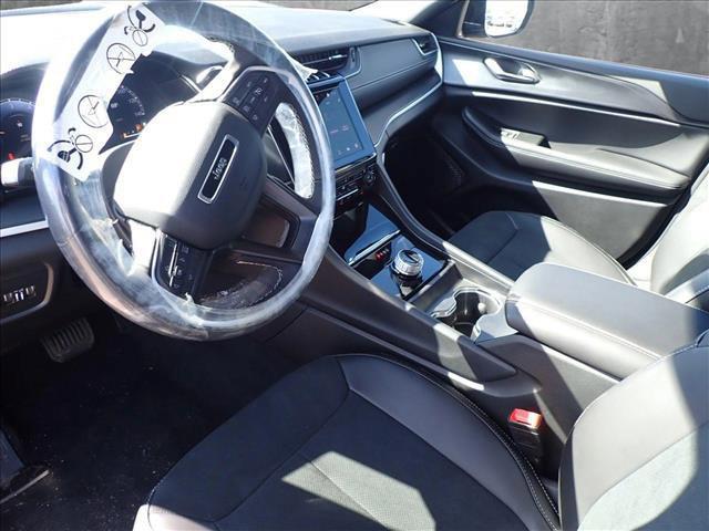 new 2025 Jeep Grand Cherokee car, priced at $51,044