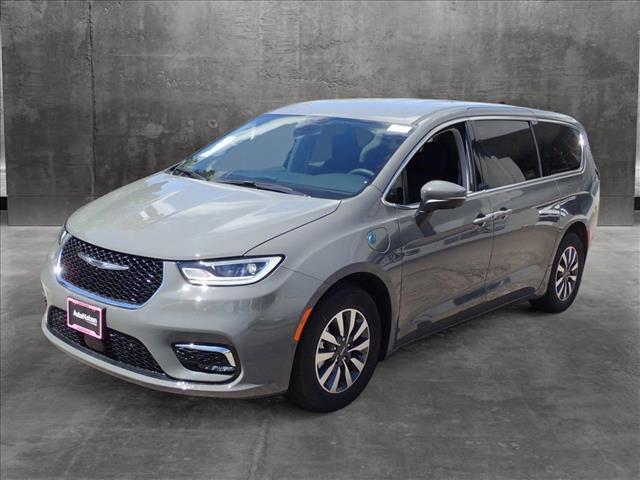 new 2023 Chrysler Pacifica Hybrid car, priced at $52,197