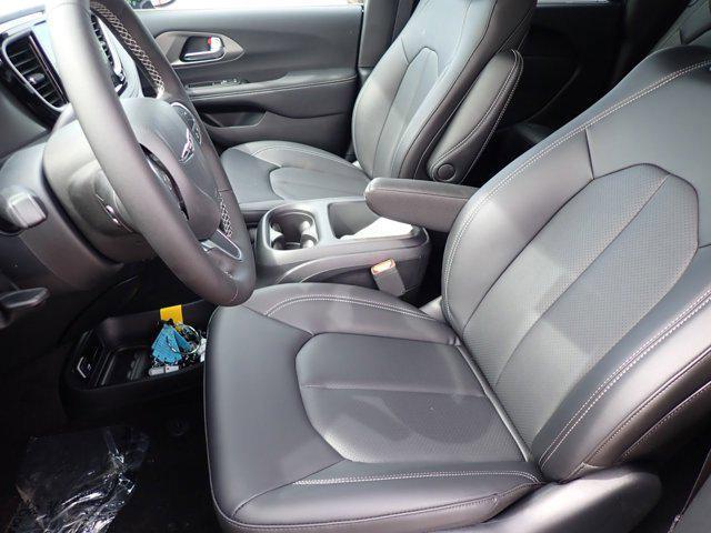 new 2025 Chrysler Pacifica car, priced at $49,797