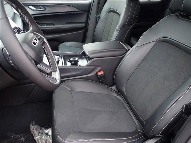 new 2025 Jeep Grand Cherokee car, priced at $50,844