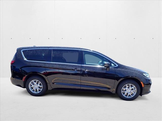 new 2025 Chrysler Pacifica car, priced at $43,024