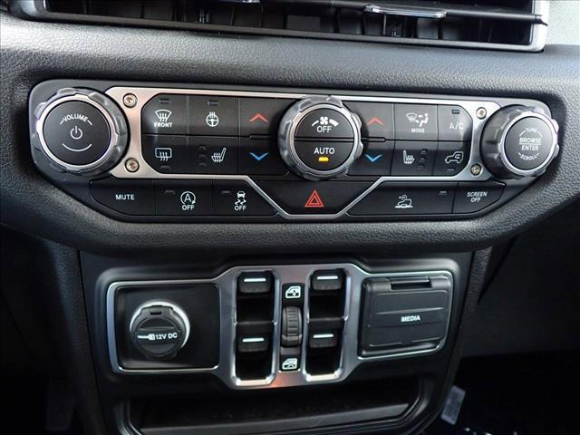 new 2025 Jeep Wrangler car, priced at $46,644
