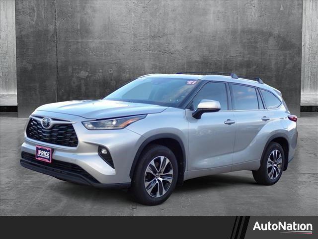 used 2021 Toyota Highlander car, priced at $31,400