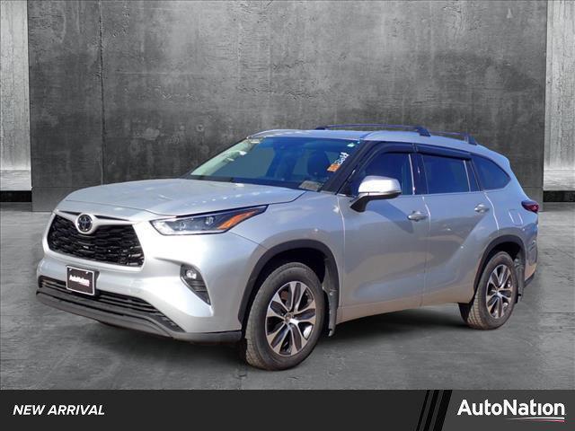 used 2021 Toyota Highlander car, priced at $33,299