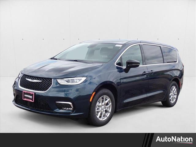 new 2025 Chrysler Pacifica car, priced at $47,019