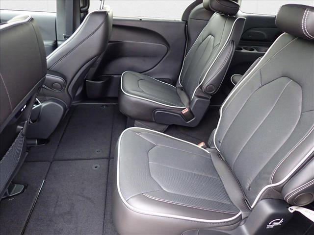 new 2025 Chrysler Pacifica car, priced at $53,634