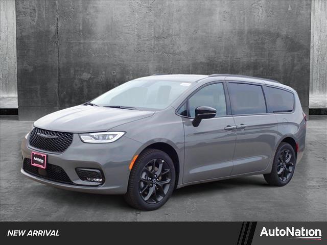 new 2025 Chrysler Pacifica car, priced at $57,134