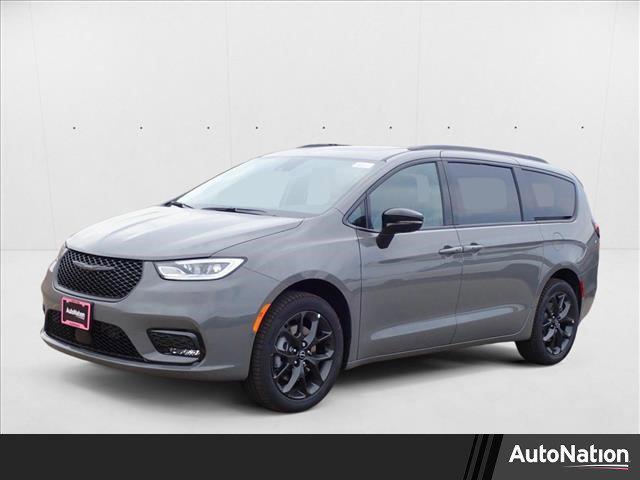 new 2025 Chrysler Pacifica car, priced at $57,134