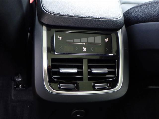 used 2022 Volvo XC90 Recharge Plug-In Hybrid car, priced at $42,000