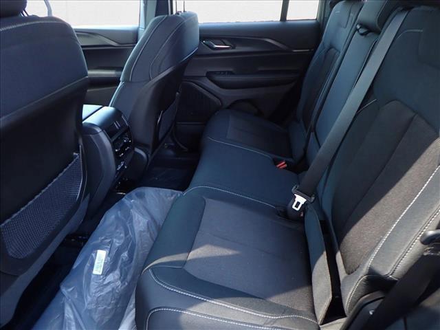 new 2025 Jeep Grand Cherokee car, priced at $42,124