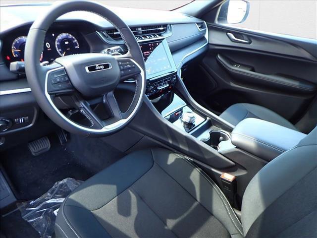 new 2025 Jeep Grand Cherokee car, priced at $42,124