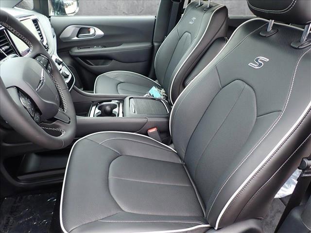 new 2025 Chrysler Pacifica car, priced at $54,139