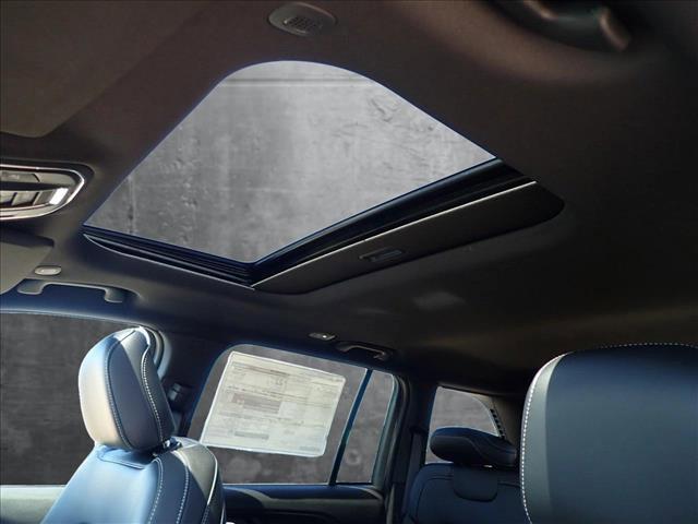 new 2025 Jeep Grand Cherokee car, priced at $48,174