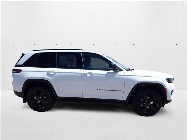 new 2025 Jeep Grand Cherokee car, priced at $45,547