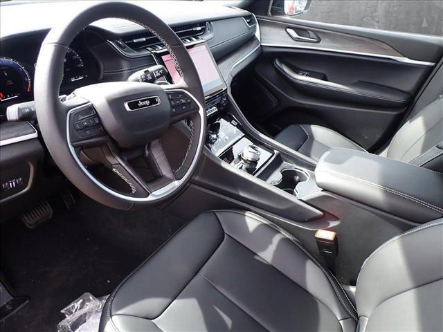 new 2025 Jeep Grand Cherokee car, priced at $53,334