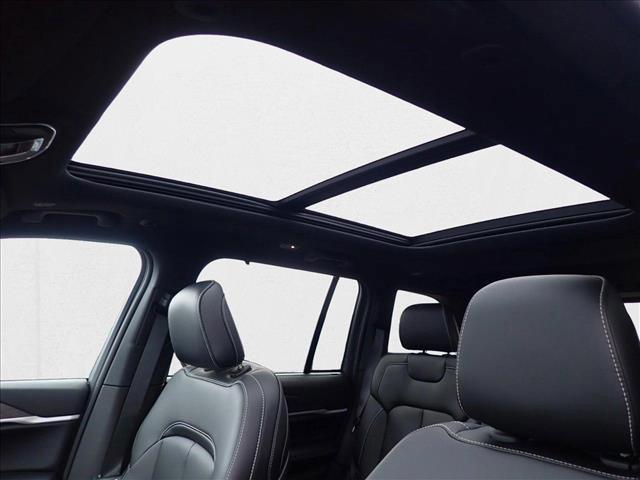 new 2025 Jeep Grand Cherokee car, priced at $57,654