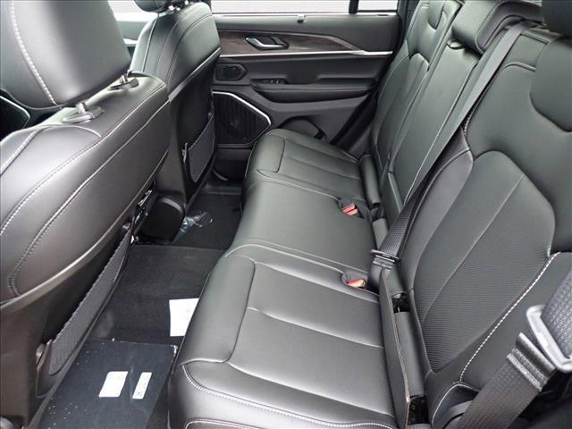 new 2025 Jeep Grand Cherokee car, priced at $57,654