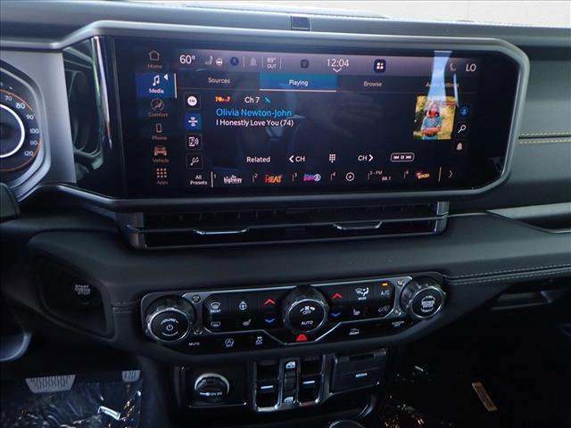 new 2025 Jeep Gladiator car, priced at $47,354