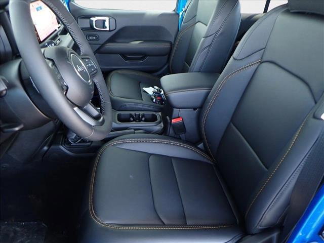 new 2025 Jeep Gladiator car, priced at $47,354