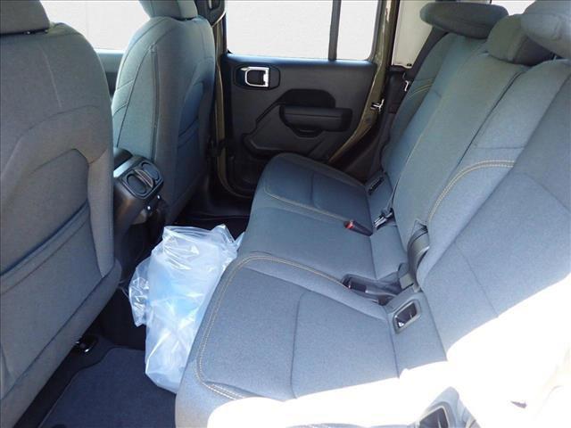 new 2025 Jeep Gladiator car, priced at $48,679