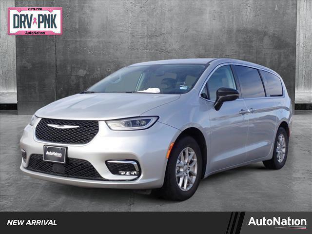 used 2024 Chrysler Pacifica car, priced at $31,698