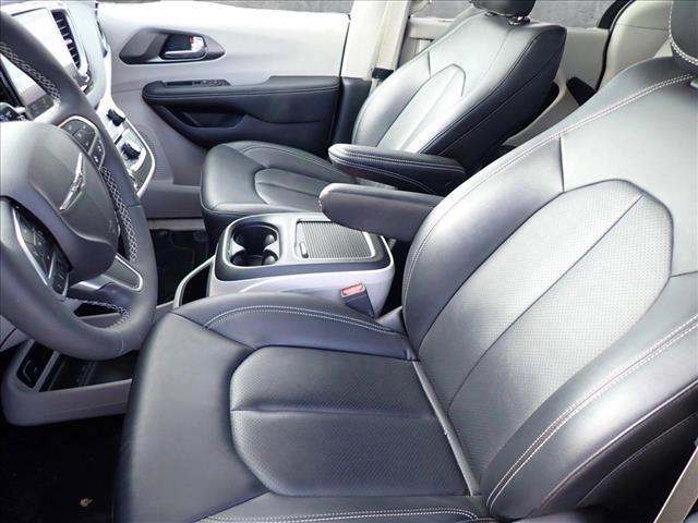 used 2024 Chrysler Pacifica car, priced at $31,698