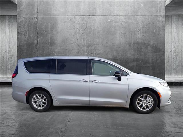 used 2024 Chrysler Pacifica car, priced at $31,698