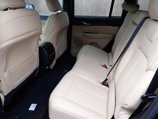 new 2025 Jeep Grand Cherokee car, priced at $52,083