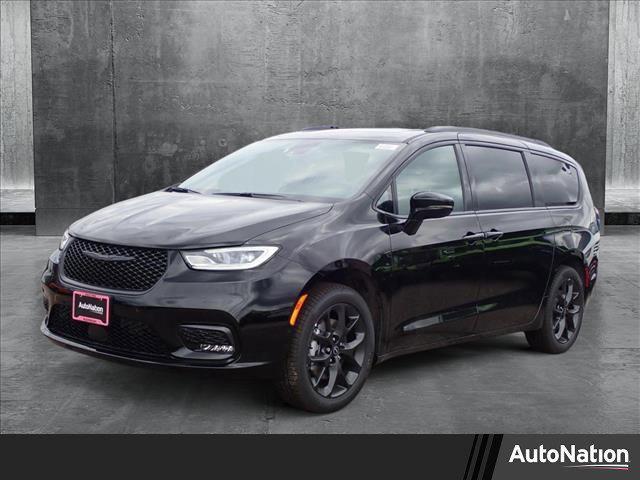 new 2025 Chrysler Pacifica car, priced at $56,639
