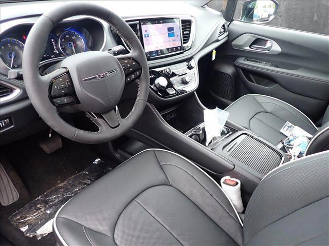 new 2025 Chrysler Pacifica car, priced at $56,639