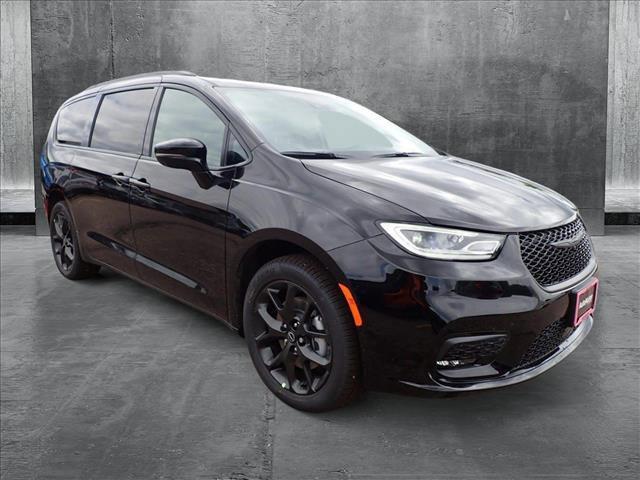 new 2025 Chrysler Pacifica car, priced at $56,639