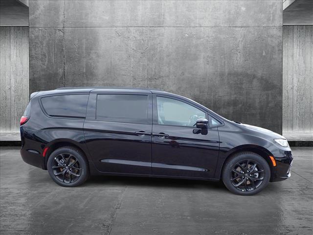 new 2025 Chrysler Pacifica car, priced at $56,639